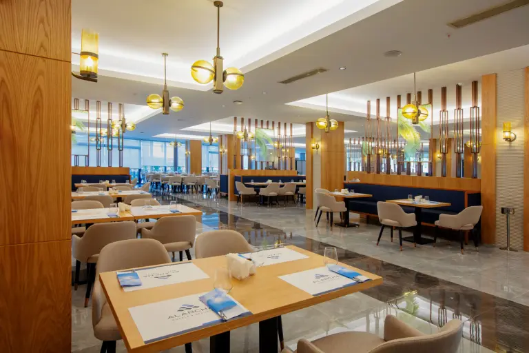 Restoran &amp; Bar