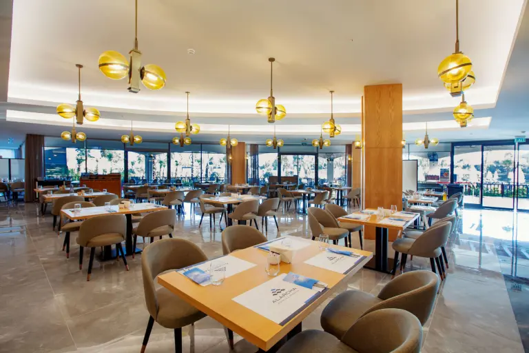 Restoran &amp; Bar