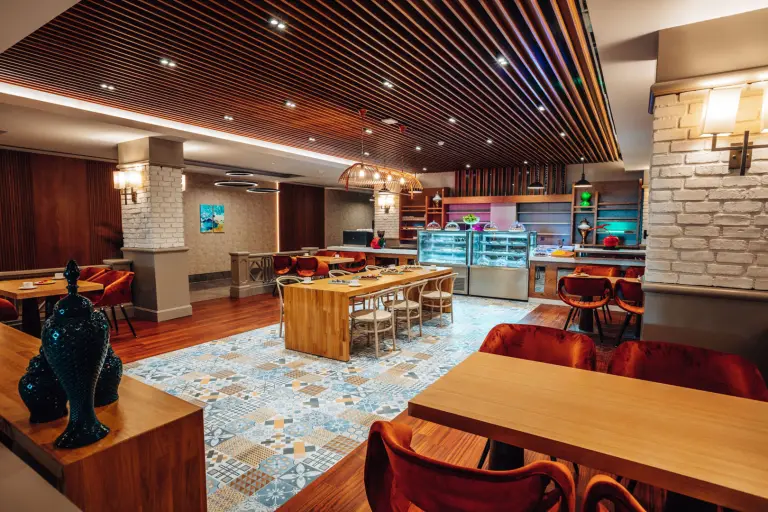 Restoran &amp; Bar