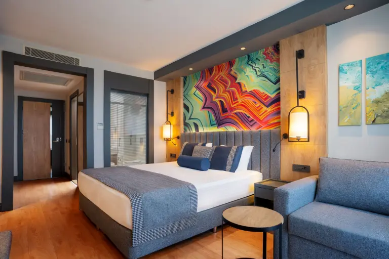 Senior Land View Room